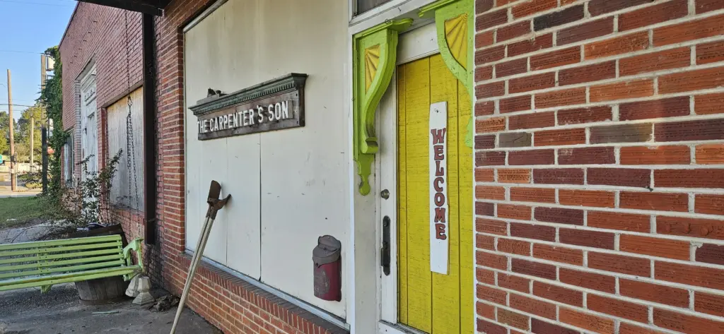 Entrance to Carpenter's Son in Graceville, FL. 