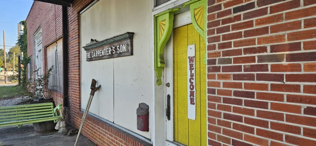 Entrance to Carpenter's Son in Graceville, FL.