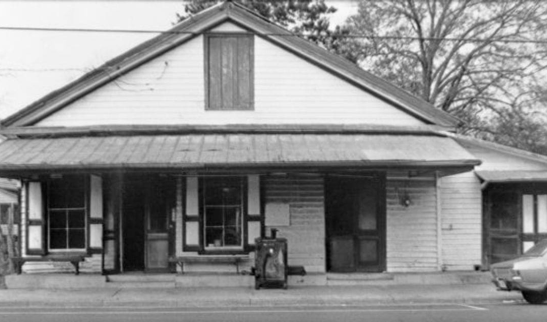 Pender Store front and Artwork by Jane Pender.